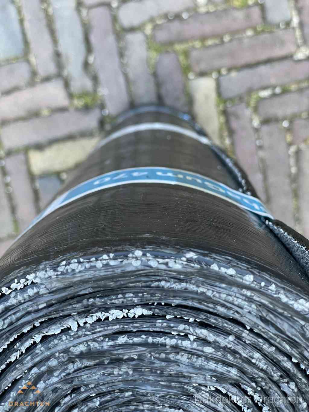 Rol bitumen dakleer met leislag voor plat dak in Drachten Rol bitumen dakleer met leislag voor plat dak in Drachten